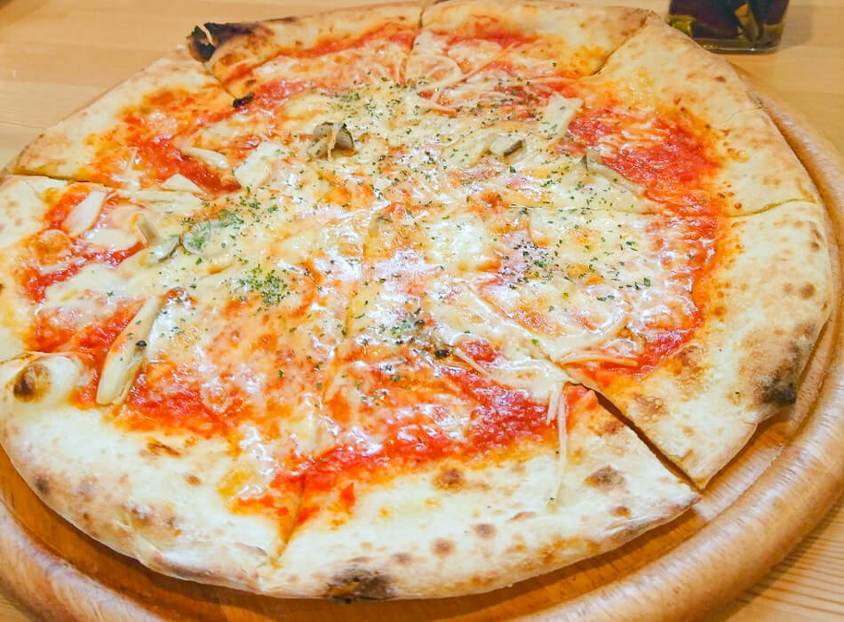 マウリーノカフェのピザ